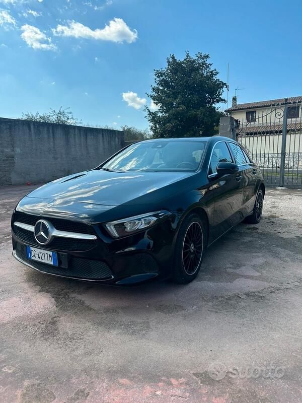 Usata Mercedes A180 136 CV (100 kW) 2020 Nero Utilitaria