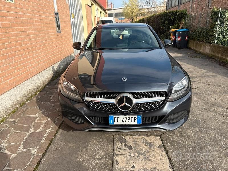 Usata Mercedes C180 AMG 156 CV (114 kW) 2016 Berlina