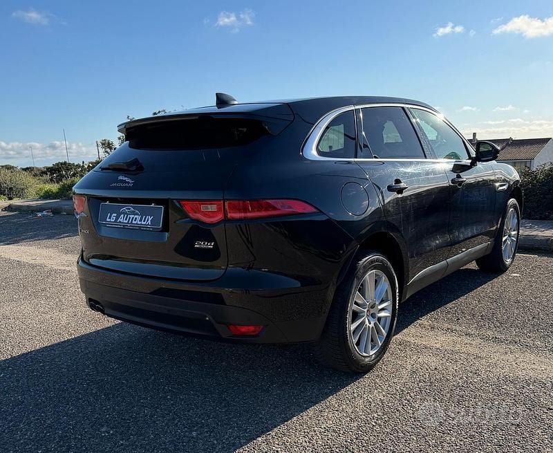 Usata Jaguar F-Pace Chequered Flag 180 CV (132 kW) 2020 Nero SUV