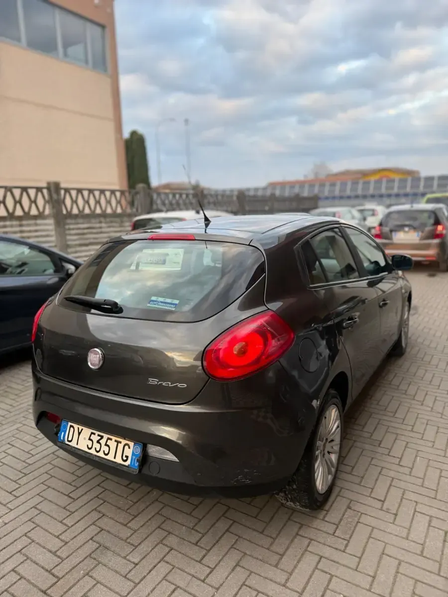 Usata Fiat Bravo Dynamic 89 CV (65 kW) 2009 Marrone Utilitaria