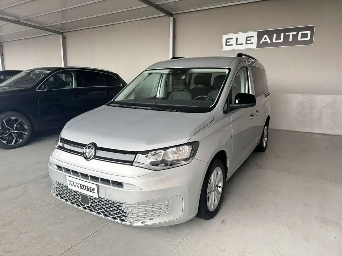 Usata VW Caddy 114 CV (83 kW) 2022 Argento Monovolume