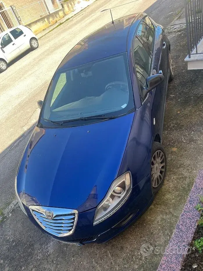 Usata Lancia Delta 120 CV (88 kW) 2008 Utilitaria