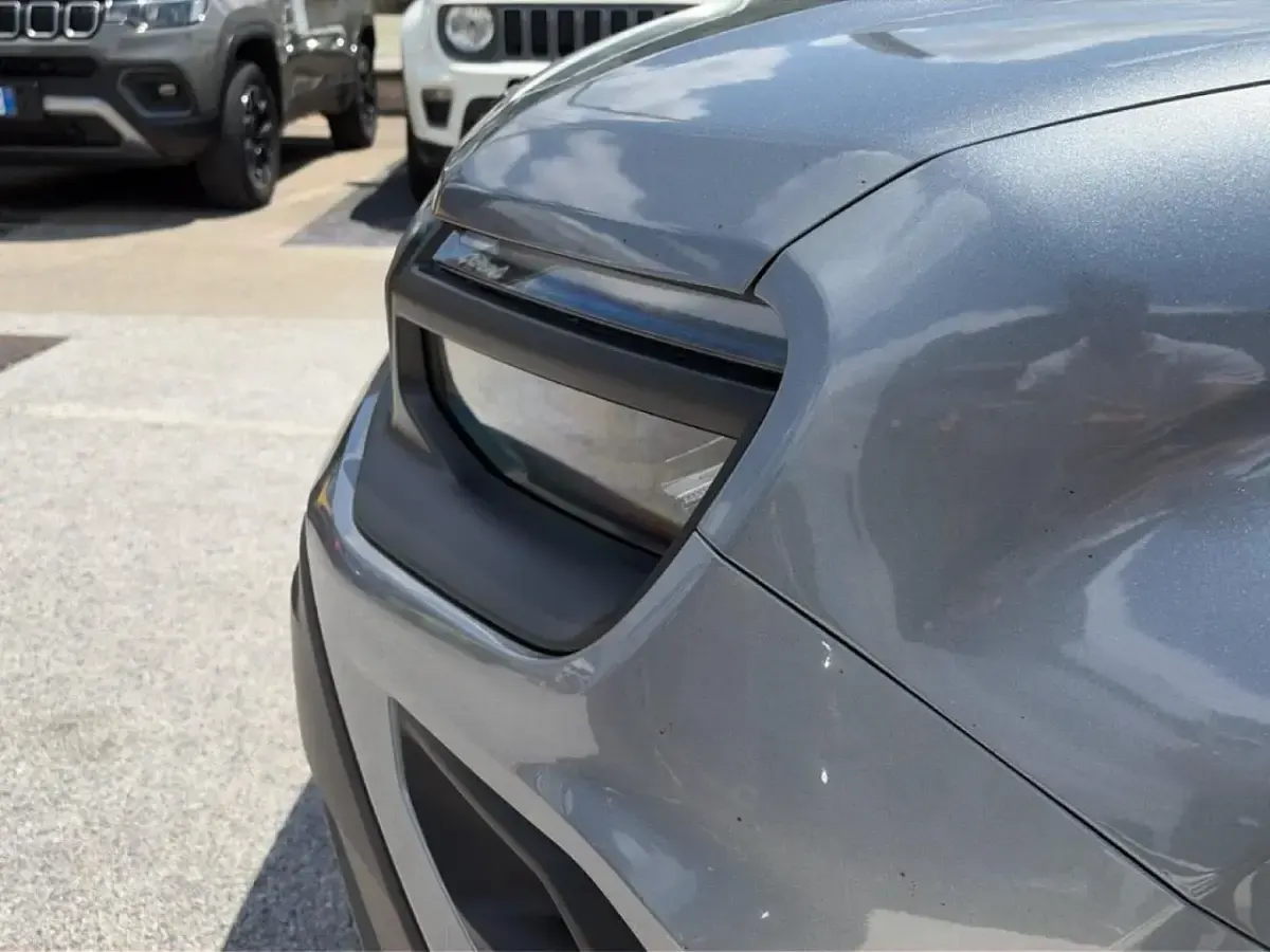 Nuova Jeep Avenger 145 CV (106 kW) 2026 Grigio SUV