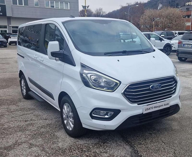 Usata Ford Tourneo Titanium 131 CV (96 kW) 2019 Bianco Monovolume
