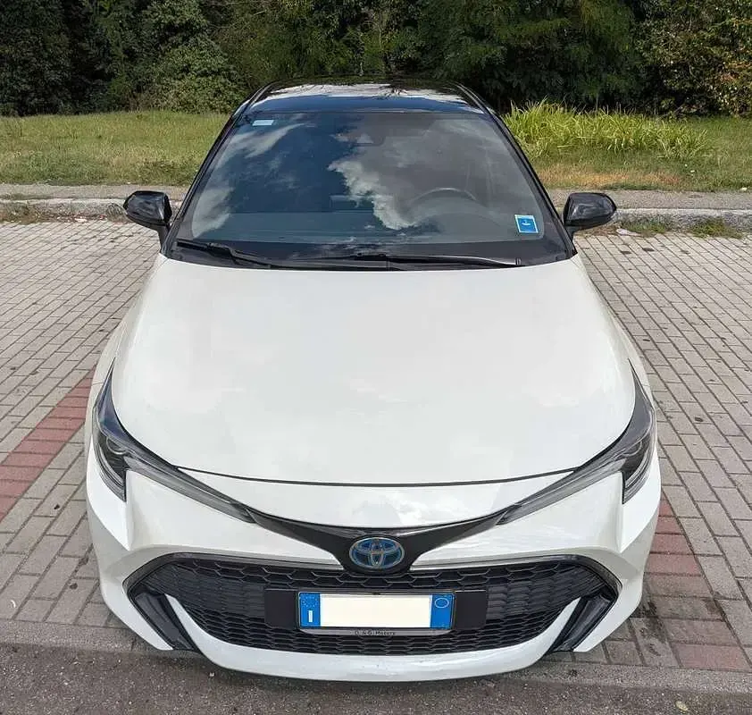 Usata Toyota Corolla Style 98 CV (72 kW) 2019 Bianco Berlina