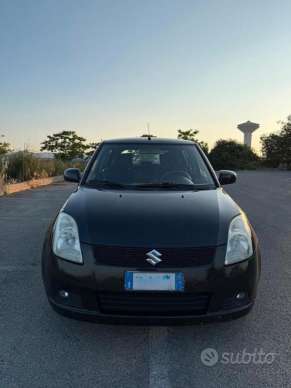 Usata Suzuki Swift 70 CV (51 kW) 2006 Nero Berlina