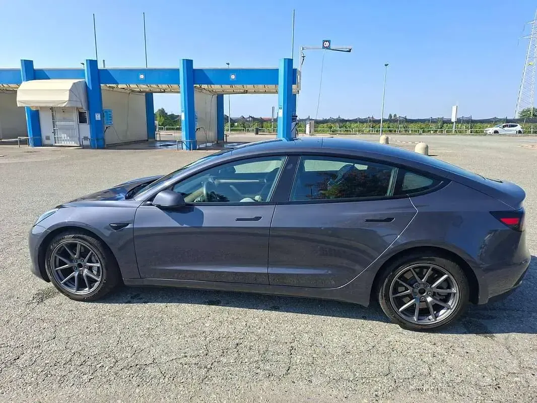 Usata Tesla Model 3 Standard Range 88 kW (120 CV) 2021 Grigio Berlina