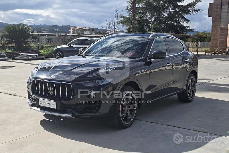 Usata Maserati Levante 275 CV (202 kW) 2016 Nero SUV