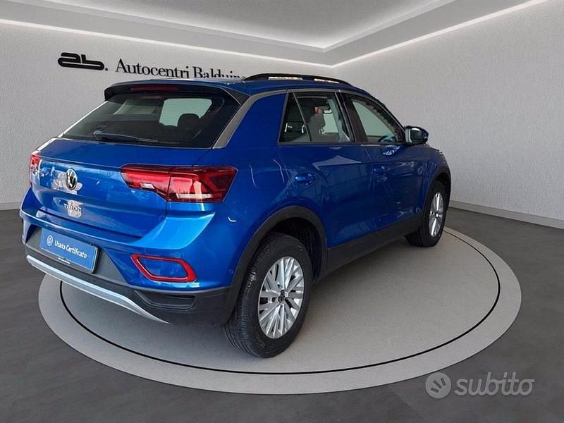 Usata VW T-Roc Life 150 CV (110 kW) 2023 Blue reef metalizzato SUV