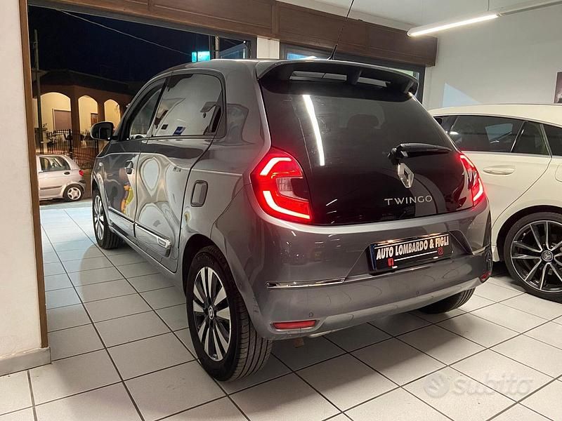Usata Renault Twingo Intens 65 CV (47 kW) 2022 Grigio Utilitaria