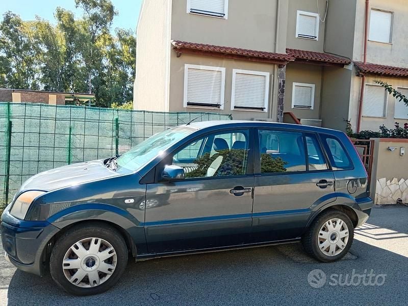 Usata Ford Fusion 68 CV (50 kW) 2008 Blu Monovolume