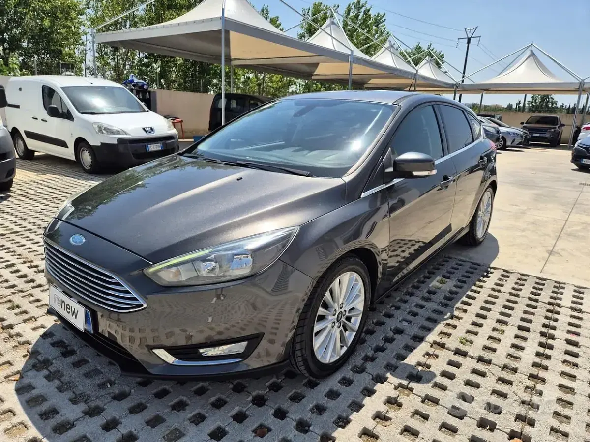 Usata Ford Focus Titanium 120 CV (88 kW) 2015 Grigio Berlina