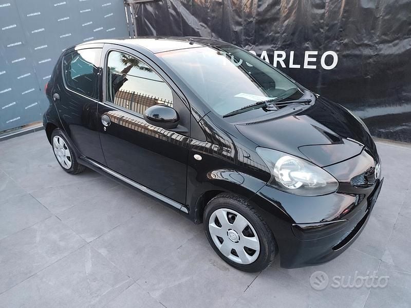 Usata Toyota Aygo 67 CV (49 kW) 2008 Nero Utilitaria