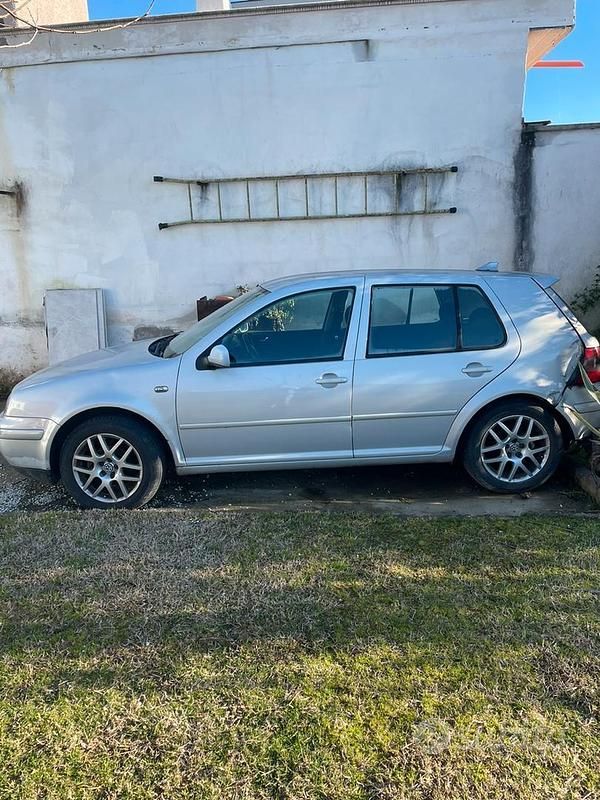 Usata VW Golf IV 2000 Grigio Berlina