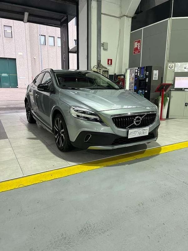 Usata Volvo V40 CC 120 CV (88 kW) 2017 Argento Station wagon