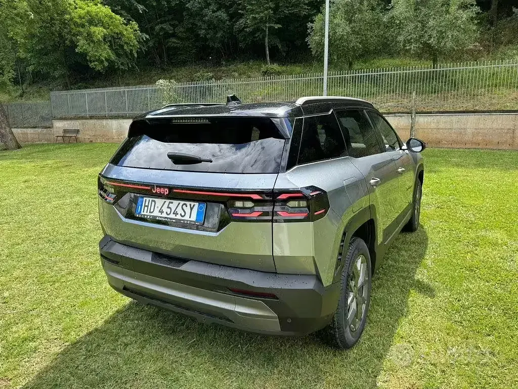 Nouvelle Jeep Compass 136 ch (100 kW) 2026 Gris SUV