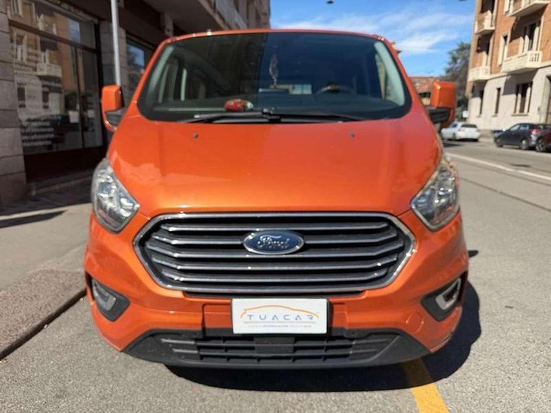 Usata Ford Tourneo Trend 170 CV (125 kW) 2018 Arancione Monovolume