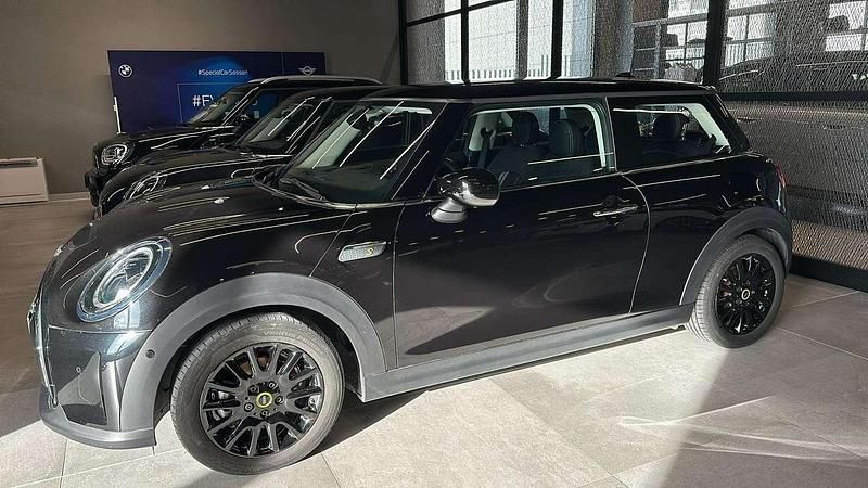 Usata Mini Cooper SE 75 kW (102 CV) 2022 Nero Utilitaria