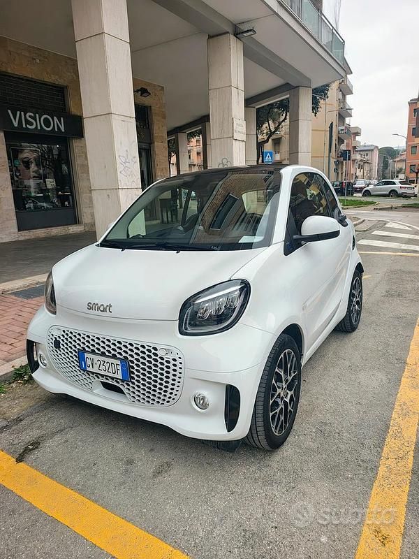 Usata Smart ForTwo Coupé Prime 22 kW (30 CV) 2024 Bianco Utilitaria