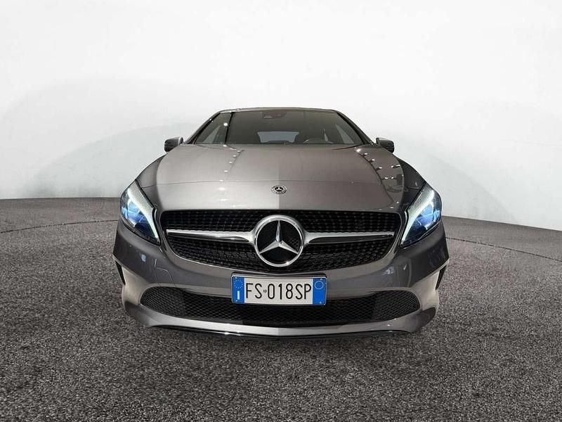 Usata Mercedes A180 AMG 109 CV (80 kW) 2018 Grigio Berlina