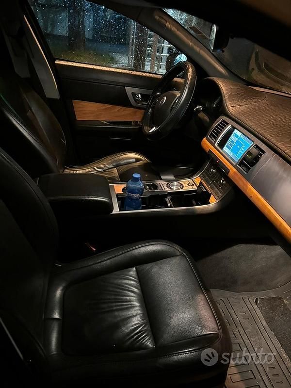 Usata Jaguar XF 207 CV (152 kW) 2008 Bianco Berlina