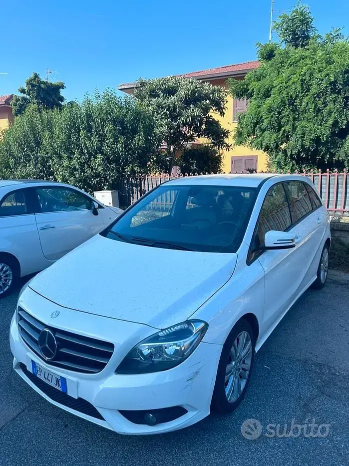 Usata Mercedes B180 109 CV (80 kW) 2012 Bianco Utilitaria