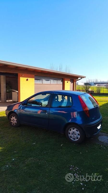 Usata Fiat Punto 60 CV (44 kW) 2000 Blu Utilitaria