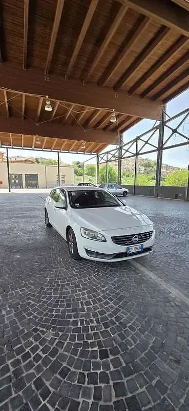 Usata Volvo V60 Kinetic 114 CV (83 kW) 2013 Bianco Station wagon