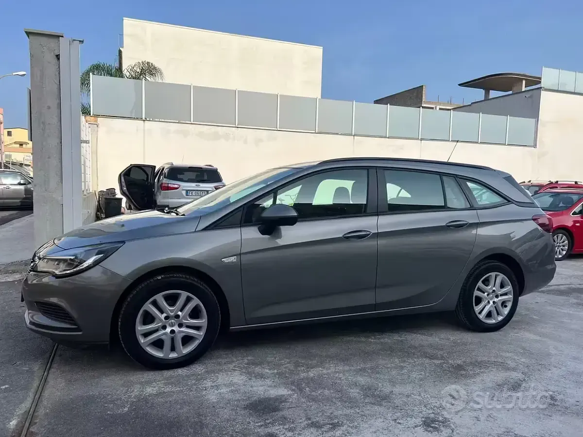Usata Opel Astra 95 CV (69 kW) 2016 Giallo Station wagon