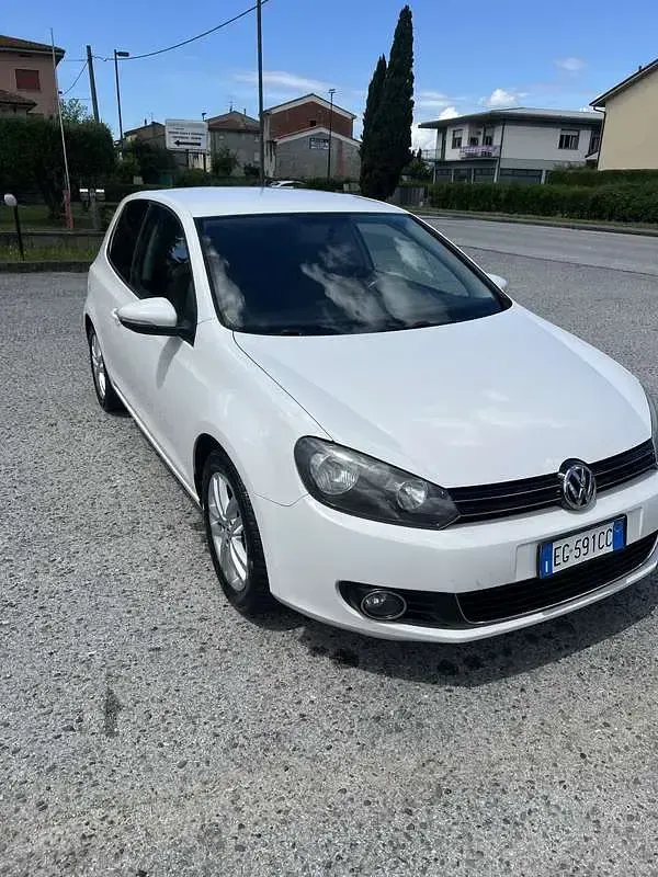 Usata VW Golf VI Highline 122 CV (89 kW) 2011 Bianco Utilitaria