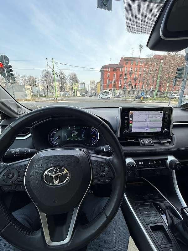Usata Toyota RAV4 Hybrid Lounge 178 CV (130 kW) 2019 SUV