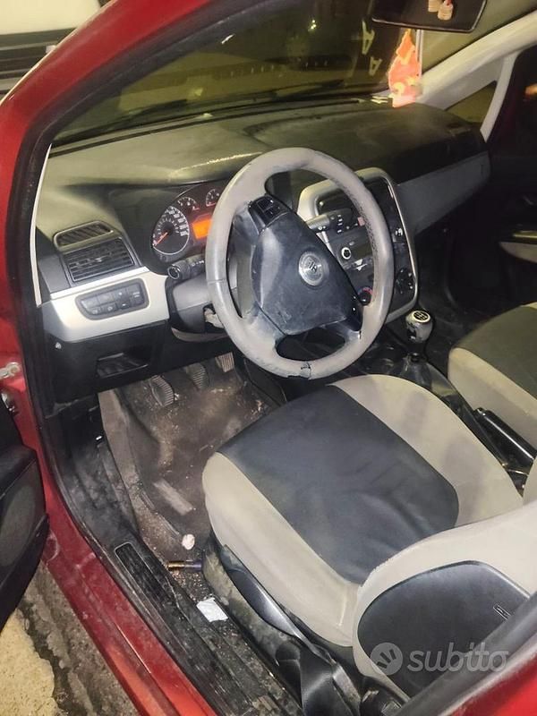 Usata Fiat Grande Punto 2006 Rosso Utilitaria