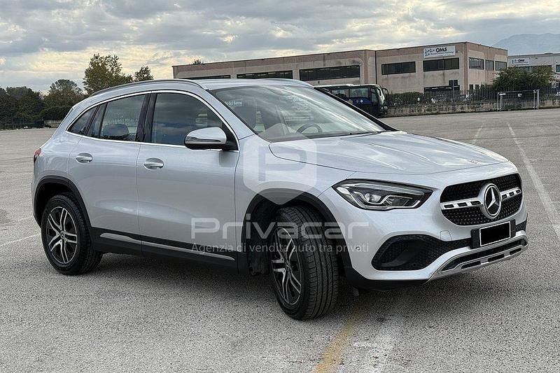 Usata Mercedes GLA200 149 CV (109 kW) 2022 Grigio SUV