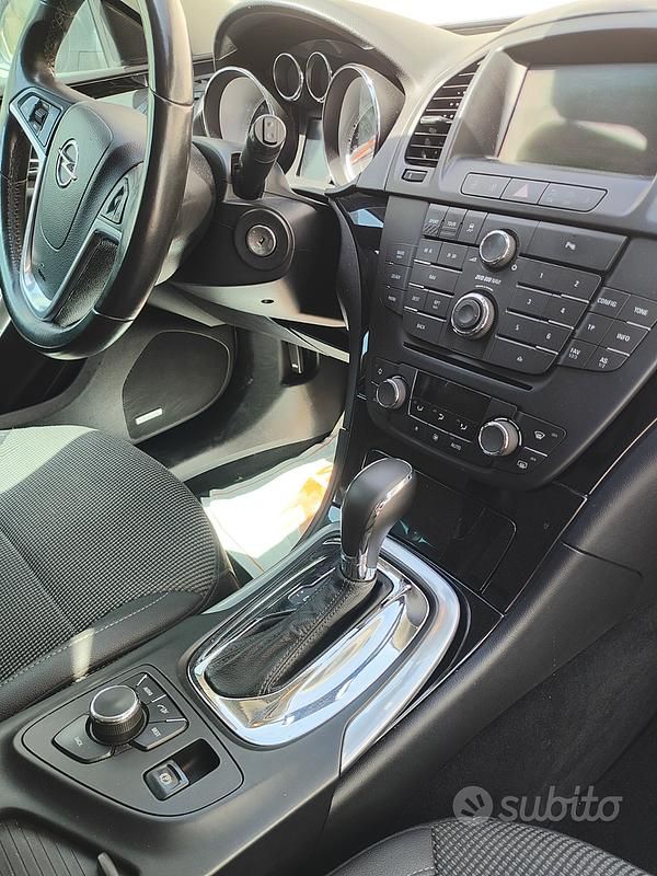 Gebraucht Opel Insignia Cosmo 160 PS (117 kW) 2011 Grau Kombi