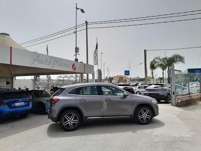 Usata Mercedes GLA200 150 CV (110 kW) 2023 Grigio SUV