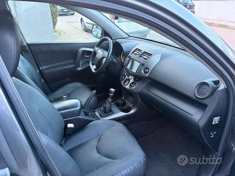 Usata Toyota RAV4 150 CV (110 kW) 2009 Grigio SUV