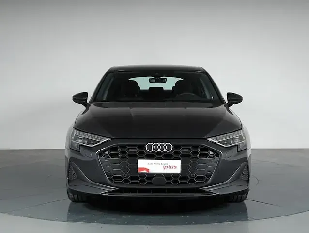 Usata Audi A3 Business 150 CV (110 kW) 2025 Grigio manhattan metallizzato Berlina