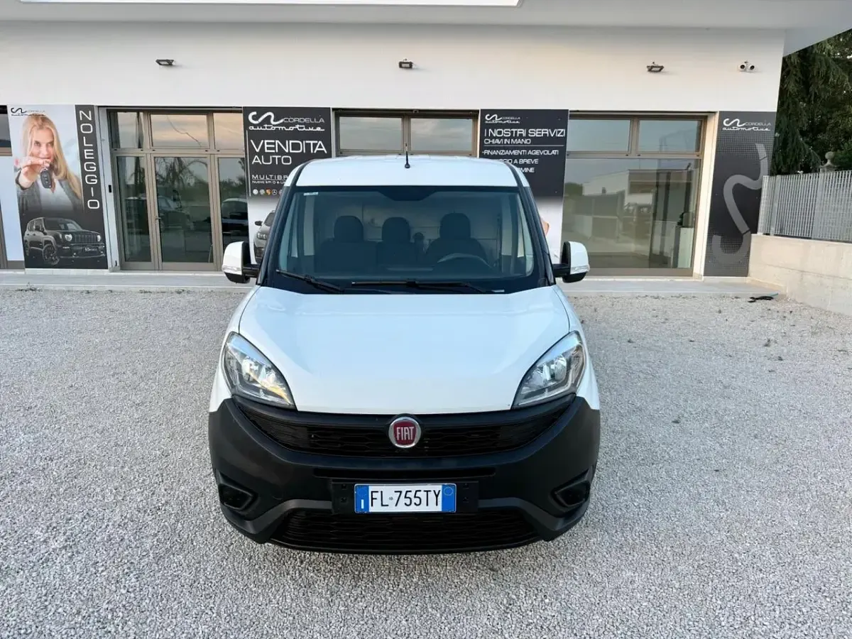 Usata Fiat Doblò 95 CV (69 kW) 2017 Bianco Monovolume