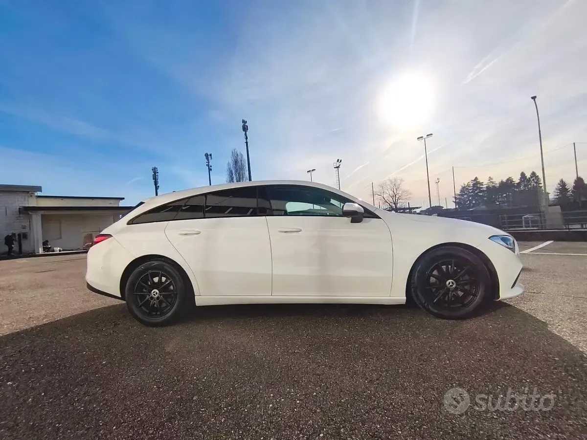 Käytetty Mercedes CLA200 150 HP (110 kW) 2021 Valkoinen Farmari
