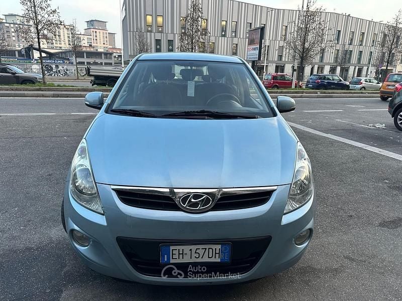 Usata Hyundai i20 77 CV (56 kW) 2011 Blu Berlina