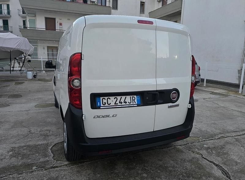 Usata Fiat Doblò Easy 95 CV (69 kW) 2020 Bianco Monovolume