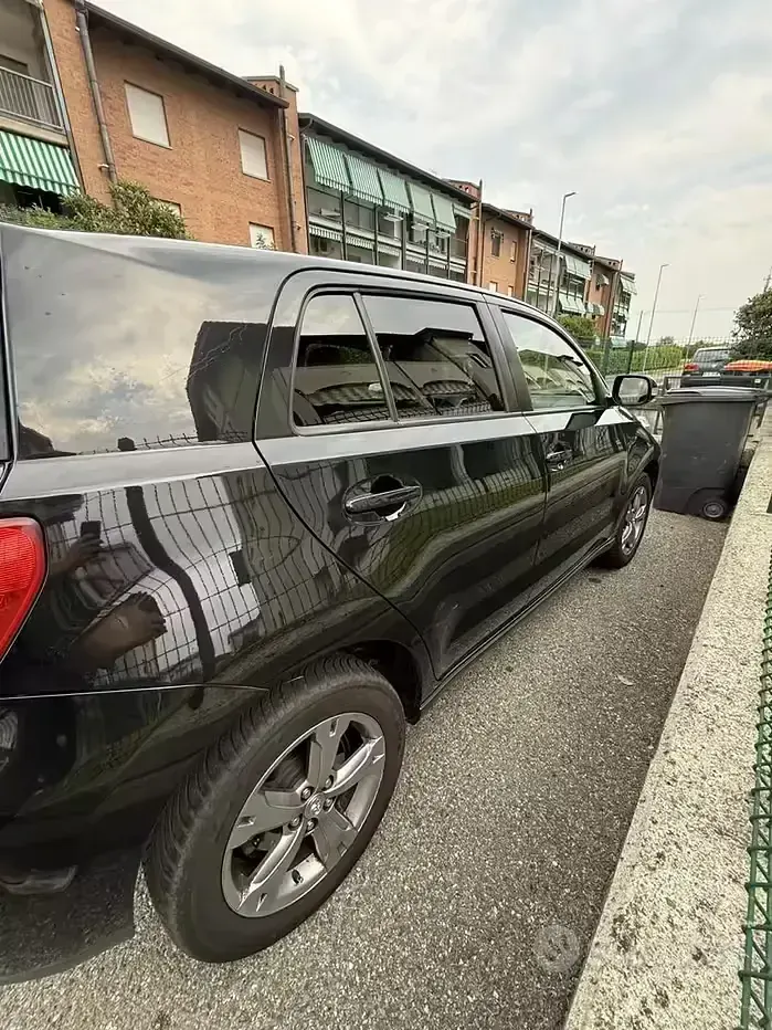 Usata Toyota Urban Cruiser 90 CV (66 kW) 2011 Nero Utilitaria