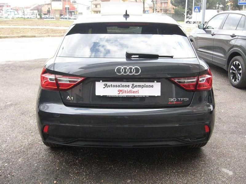 Usata Audi A1 Sportback Advanced 116 CV (85 kW) 2019 Grigio metallizzato/tetto nero Utilitaria