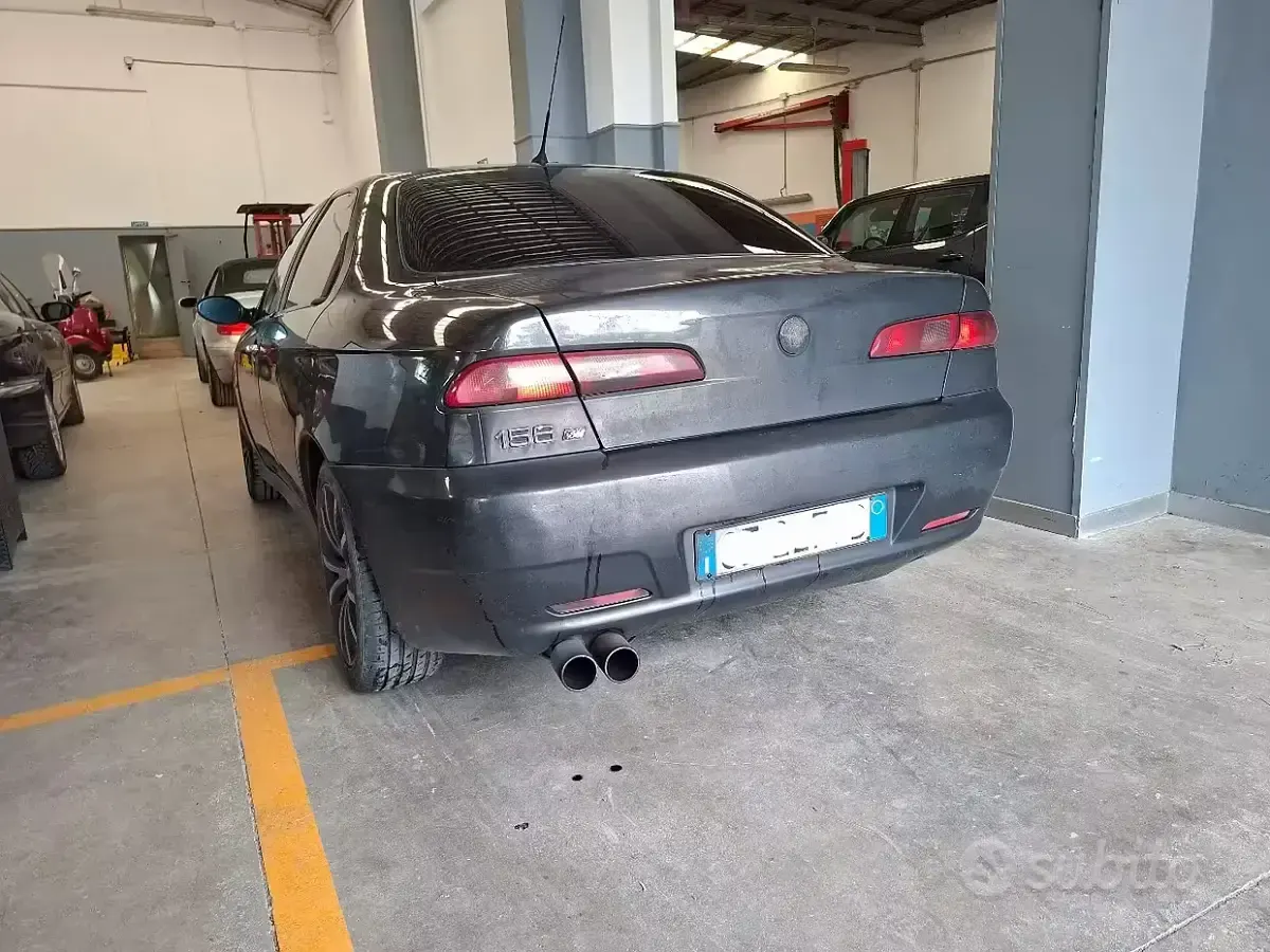 Usata Alfa Romeo 156 116 CV (85 kW) 2004 Nero Berlina