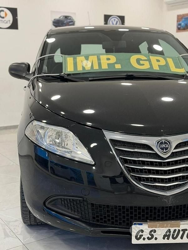 Usata Lancia Ypsilon Gold 69 CV (50 kW) 2014 Nero Utilitaria