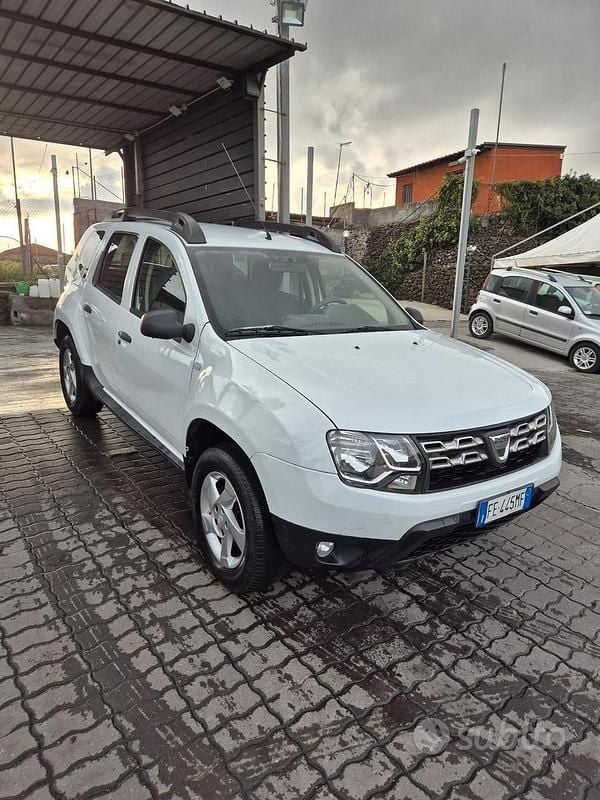 Usata Dacia Duster Lauréate 115 CV (84 kW) 2016 Bianco SUV