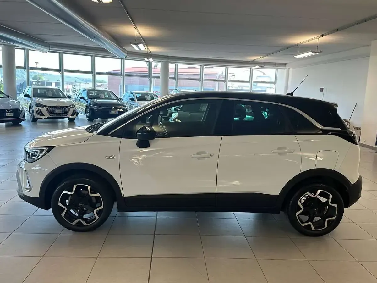 Usata Opel Crossland X Ultimate 110 CV (80 kW) 2023 Bianca + tetto nero SUV