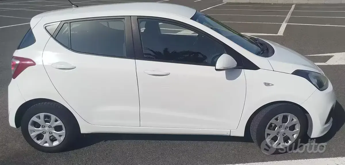 Usata Hyundai i10 Edition 69 CV (50 kW) 2017 Bianco Utilitaria
