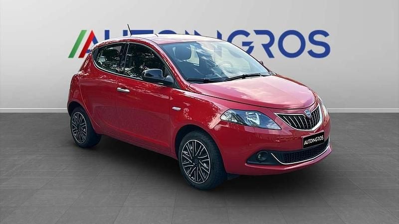 Usata Lancia Ypsilon Gold 69 CV (50 kW) 2023 Rosso amore Utilitaria