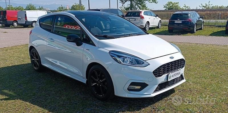 Begagnad Ford Fiesta ST-Line 86 HK (63 kW) 2018 Vit Halvkombi